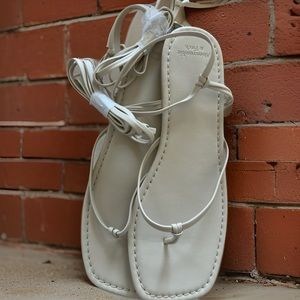 NWT A&F wrap up sandal